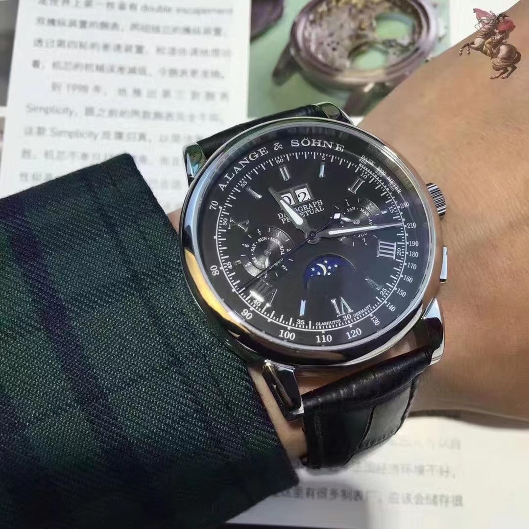 ブランドコピー時計 ランゲゾーネ多くの機能 44mm  L902331[1]