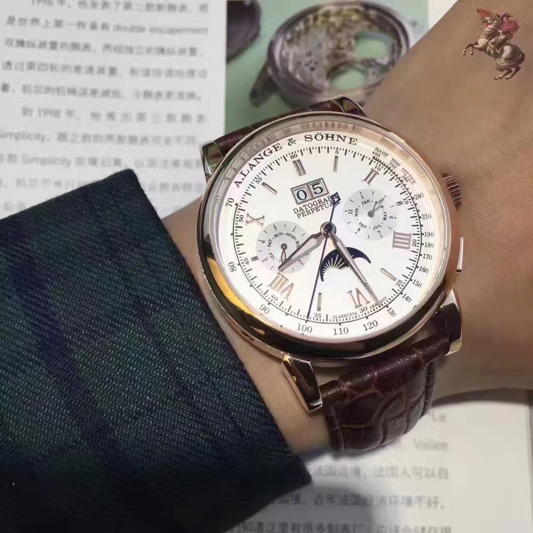 ブランドコピー時計 ランゲゾーネ多くの機能 44mm  L902331[4]