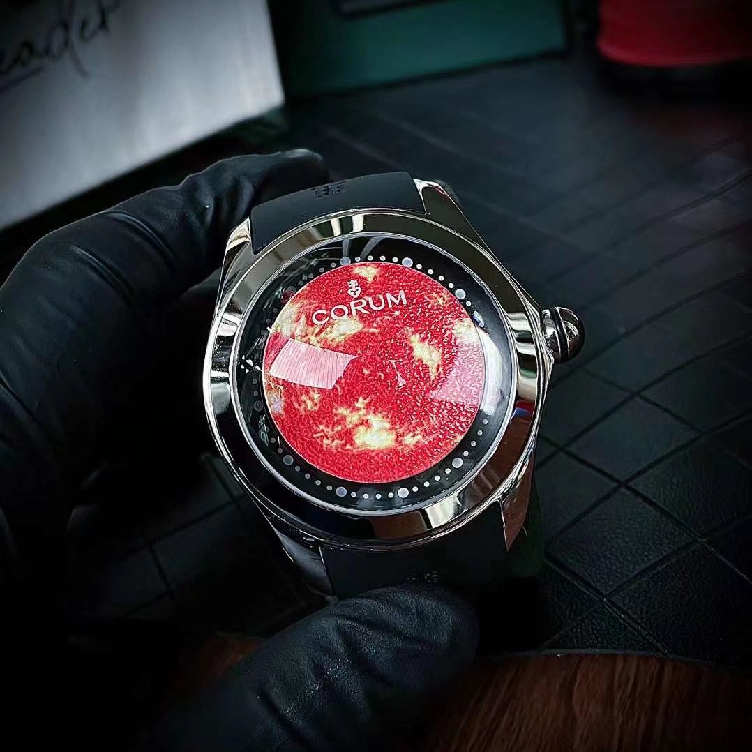 スーパーコピー時計(N品)コルム ビッグバブル 赤い文字盤CU22099