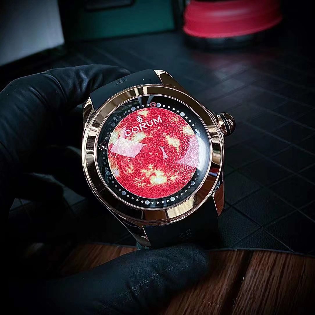 スーパーコピー時計(N品)コルム ビッグバブル 赤い文字盤CU22099[1]