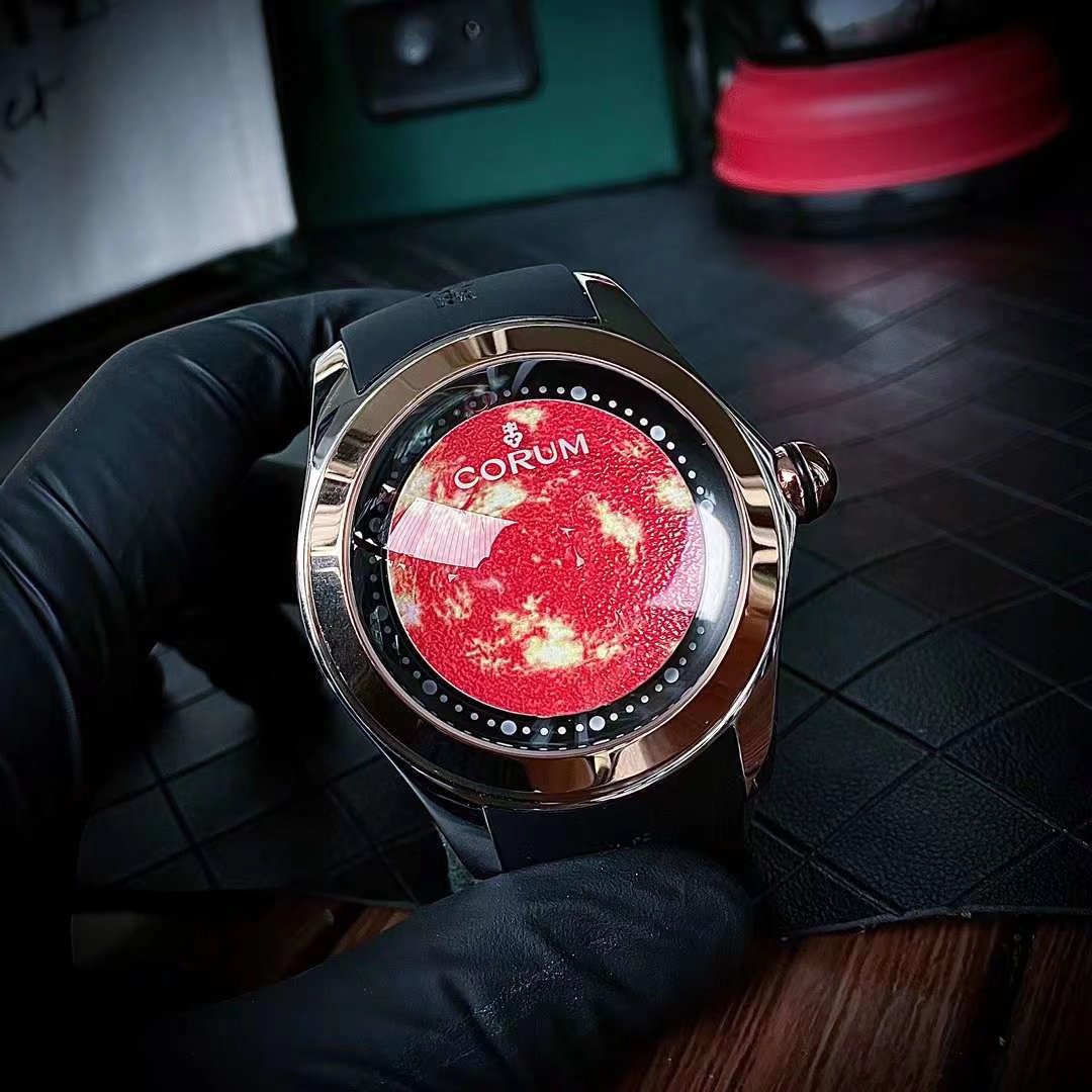スーパーコピー時計(N品)コルム ビッグバブル 赤い文字盤CU22099[2]