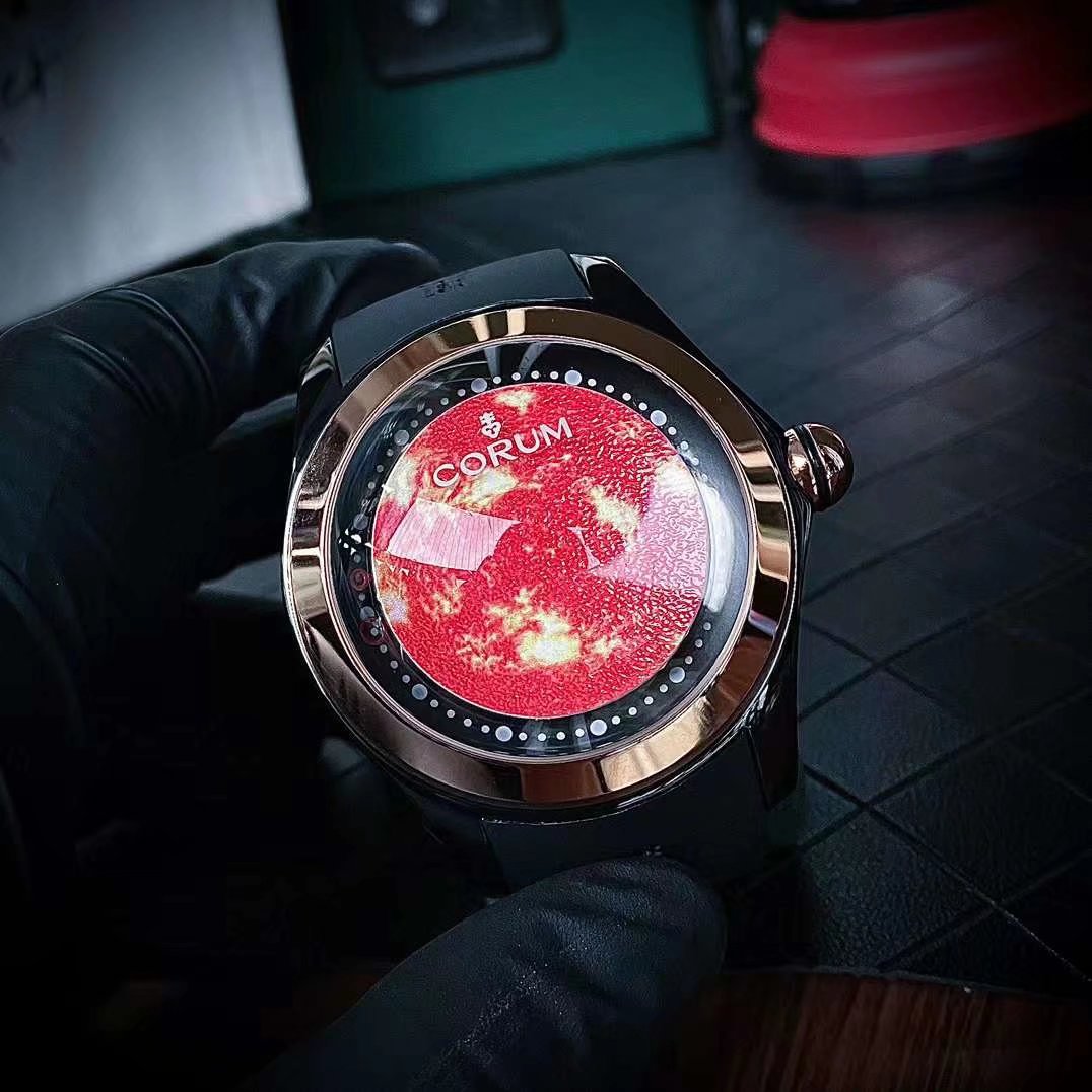 スーパーコピー時計(N品)コルム ビッグバブル 赤い文字盤CU22099[3]