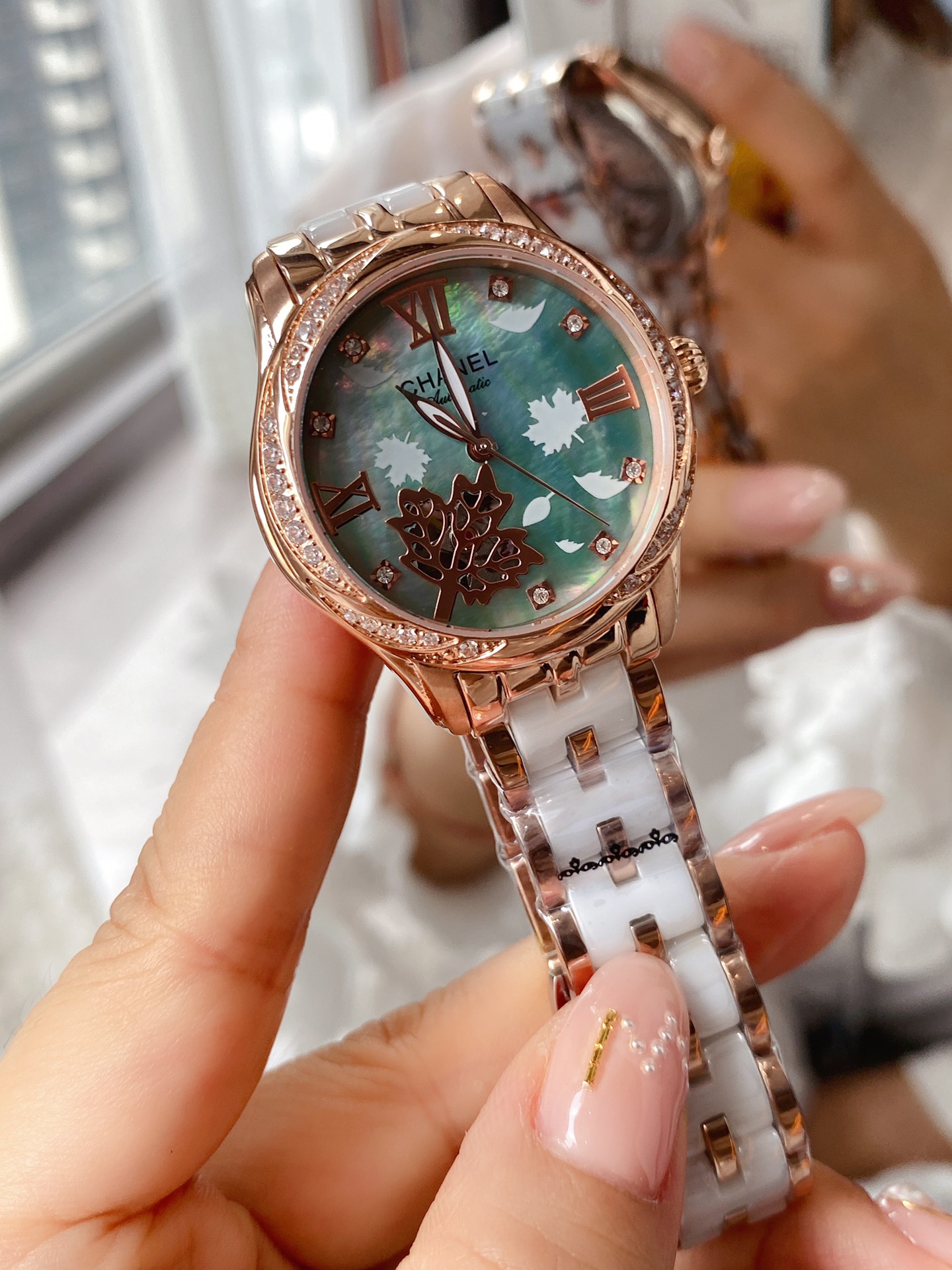 【人気海外ブランド】シャネルファッショナブルな女性用腕時計383773[2]