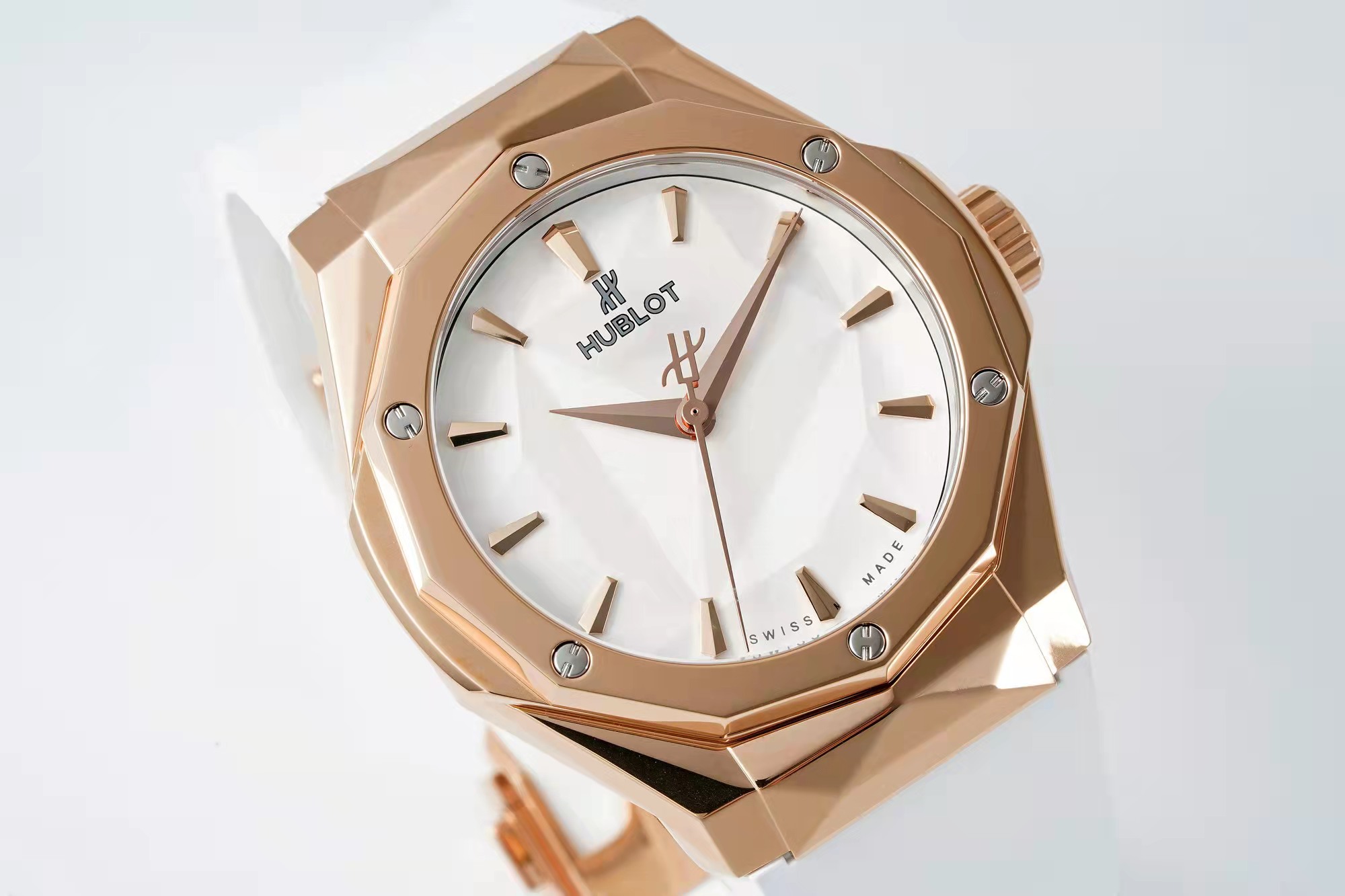 ウブロコピー クラシック フュージョン40mm 天然ゴムストラップ700267[1]