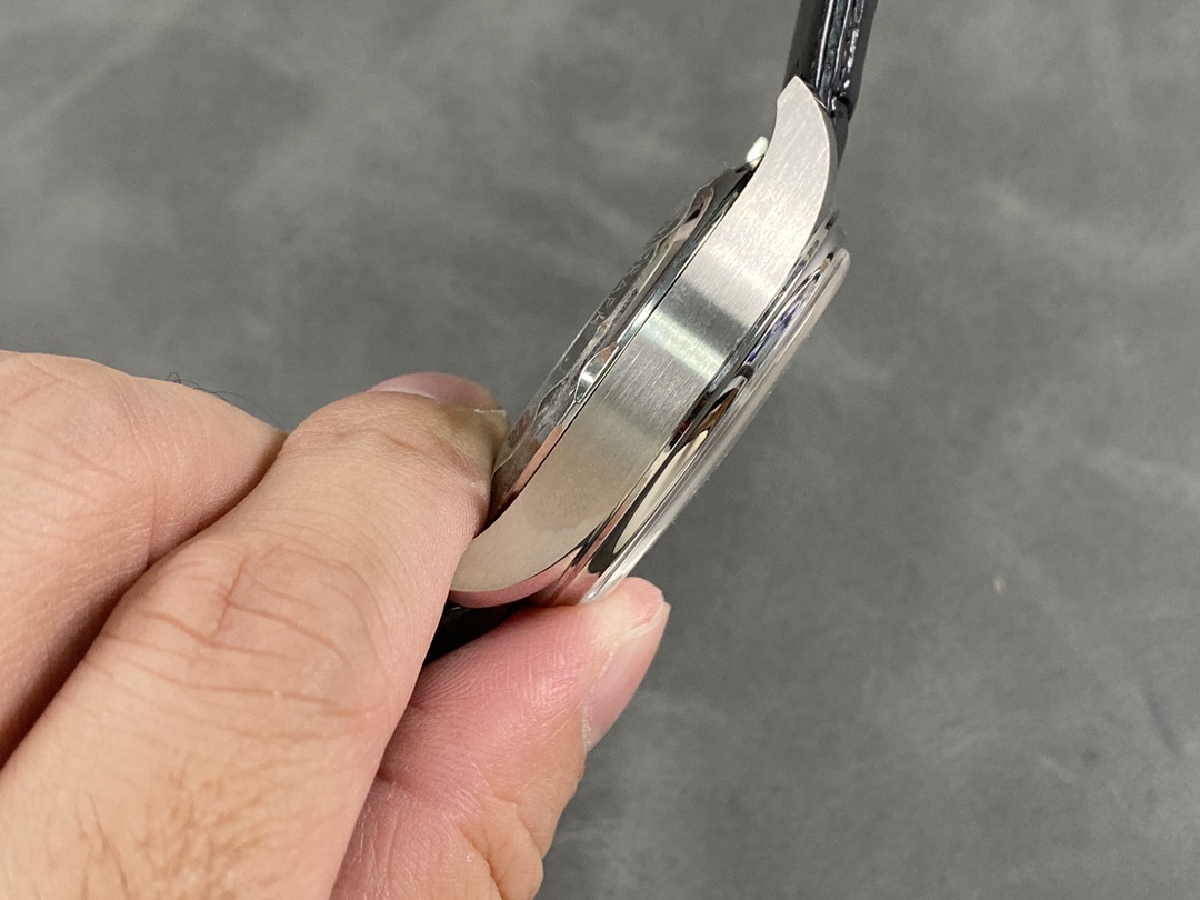 話題商品！高級IWCスーパーコピー ポルトギーゼ クロノグラフIW6024956[4]