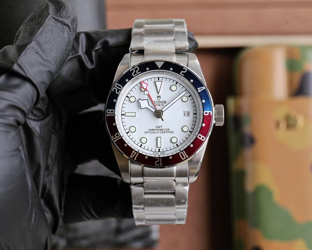 新作チュードルスーパーコピー時計販売店ビワンタイプ 42mm T290130
