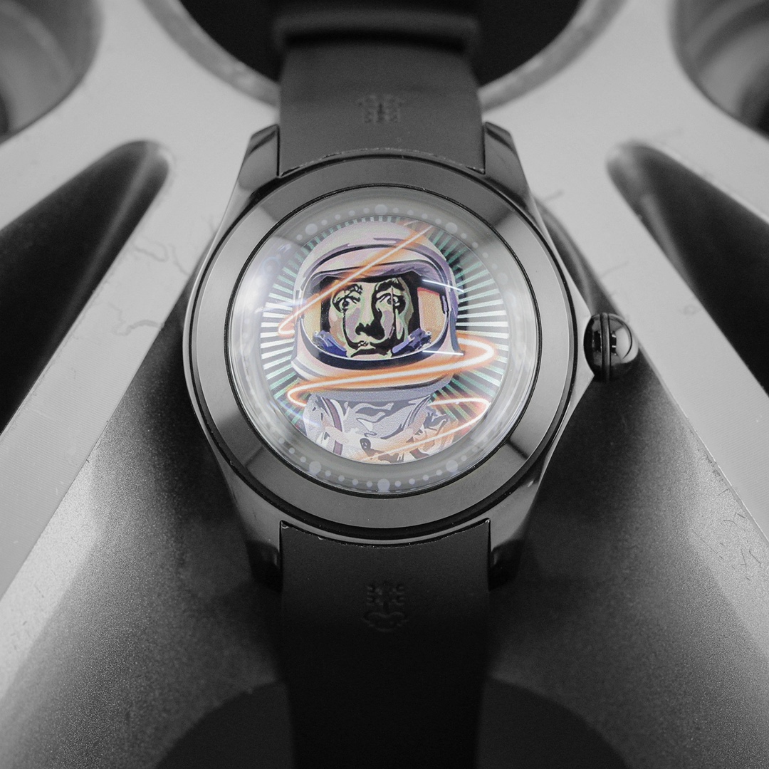 【地球魅力表現】コルムブランド時計 Bubble 47mm 厚みと大きなミラー6282810[1]