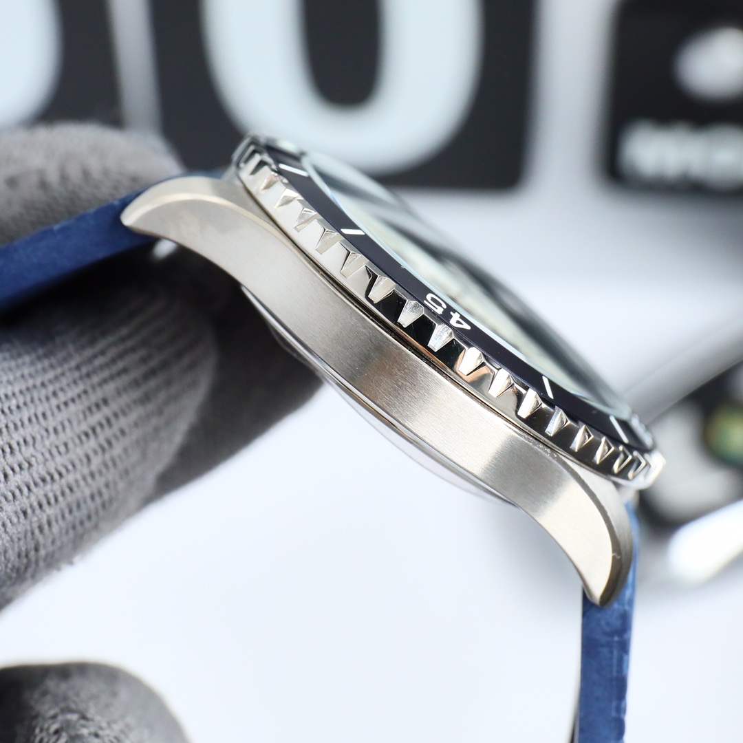 実用性最高級 ブライトリング スーパー オーシャン42mm ブルー  H282779[2]