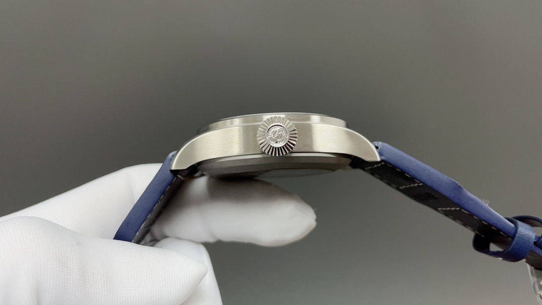 最大級IWC パイロット高級ブランドブルー文字盤 IW18920[3]