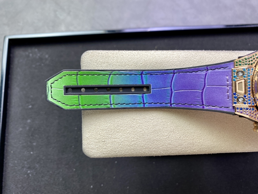 新作ウブロ  411.OX.9910.LR.0999 ビッグ・バン ウニコ キングゴールド レインボー 45mm[7]
