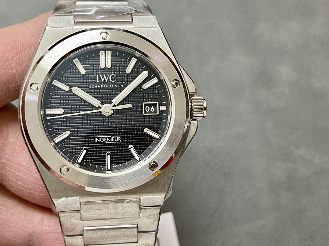 最大級の品揃え IWC インヂュニア メンズ40mm ブラック Ref. 1832