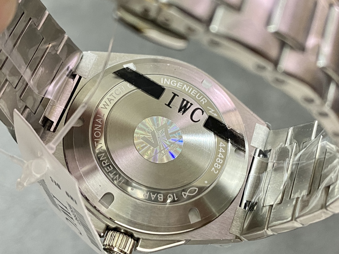 最大級の品揃え IWC インヂュニア メンズ40mm ブラック Ref. 1832[5]