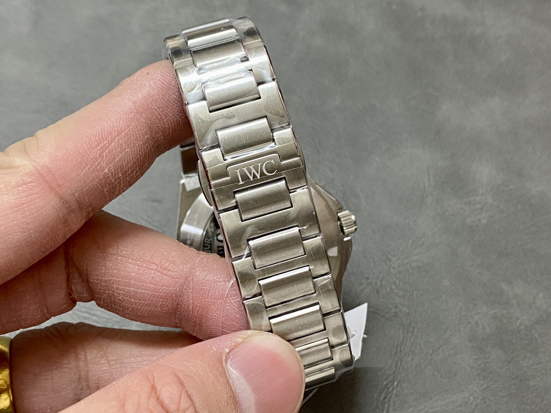 最大級の品揃え IWC インヂュニア メンズ40mm ブラック Ref. 1832[6]