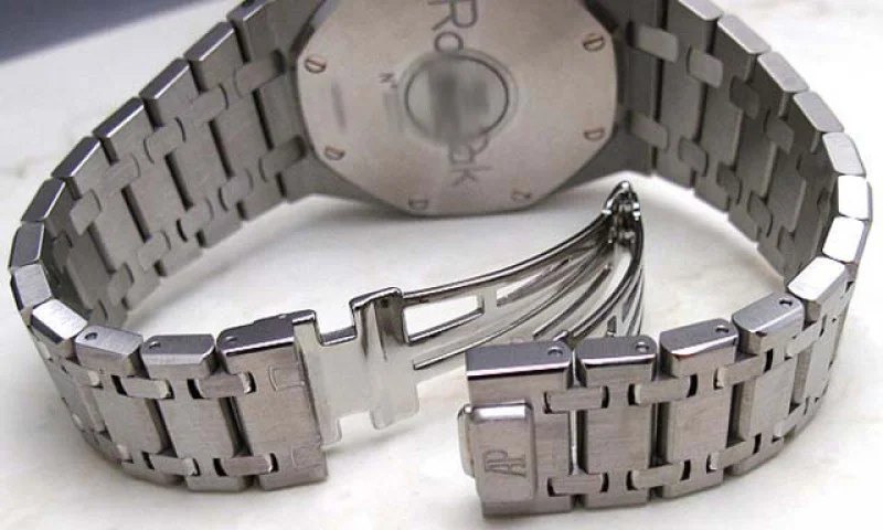 オーデマ・ピゲ コピー時計 (AUDEMARS PIGUET)ロイヤルオーククロノ 26300ST.OO. 1110ST.03