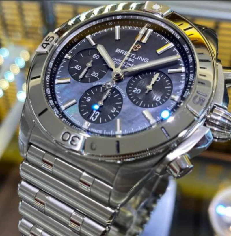 ブライトリングスーパーコピー時計(N品)クロノマット 42mm AB0134101B1A1