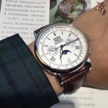 ブランドコピー時計 ランゲゾーネ多くの機能 44mm L902331
