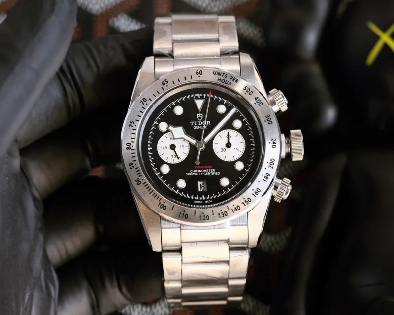 チュードルスーパーコピー時計メンズ自動巻き42mm T02215