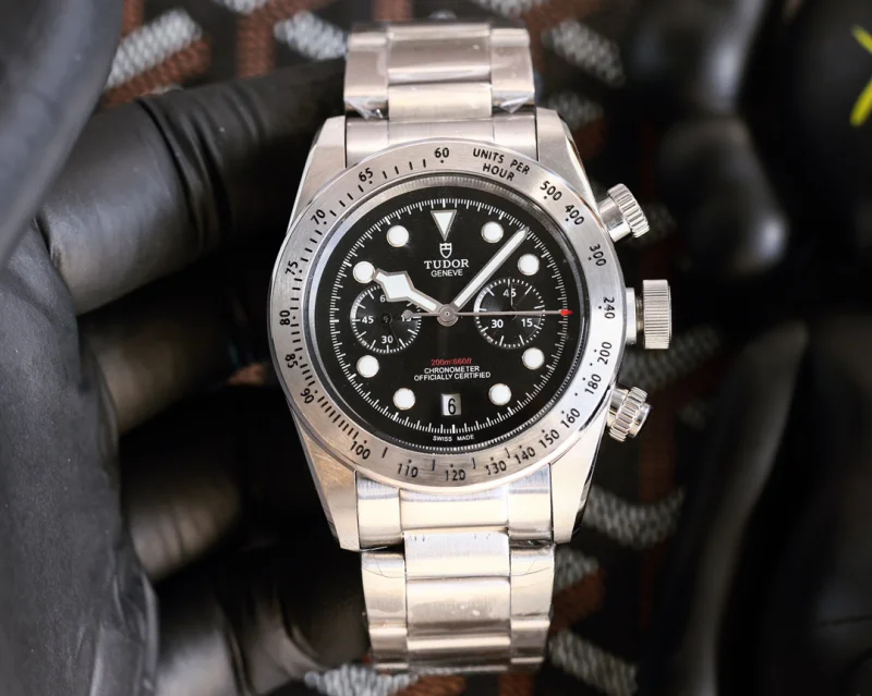 チュードルスーパーコピー時計メンズ自動巻き42mm T02215