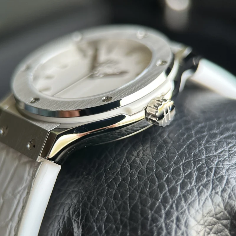 【最安価格】ウブロN級品 クラシック・フュージョン ブラックマジック 565.CM.1470.RX