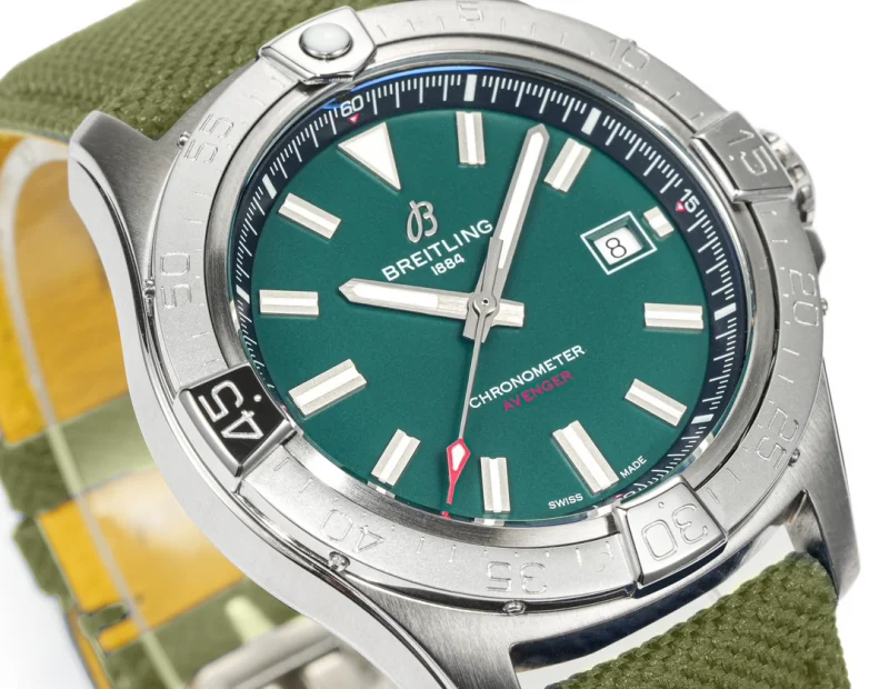 【GF 工場製】ブライトリング アベンジャー 44mm ブラックバード GMT 自動巻きV17311101B1W1、A17318101C1X1