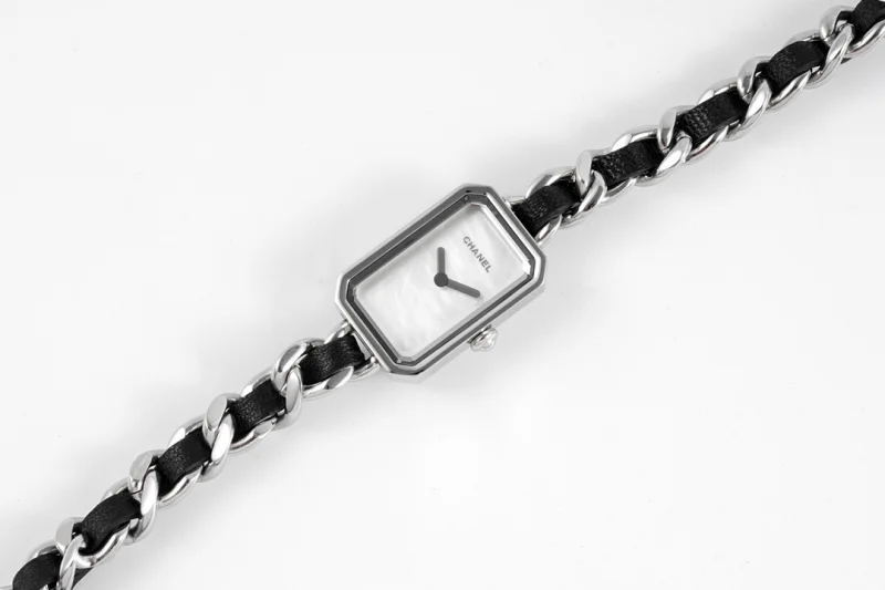 シャネルコピー時計N品 プルミエール ロック ポップ 赤いストラップH115629
