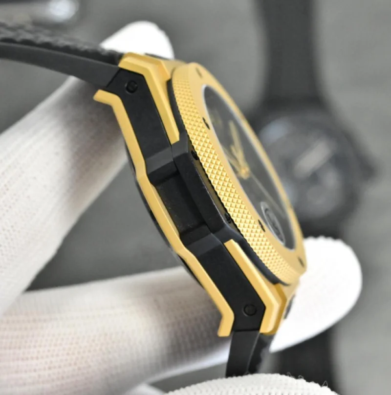 ウブロ時計スーパーコピー ビッグ・バン 20th アニバーサリー イエローゴールド 43ＭＭ 431.CI-02