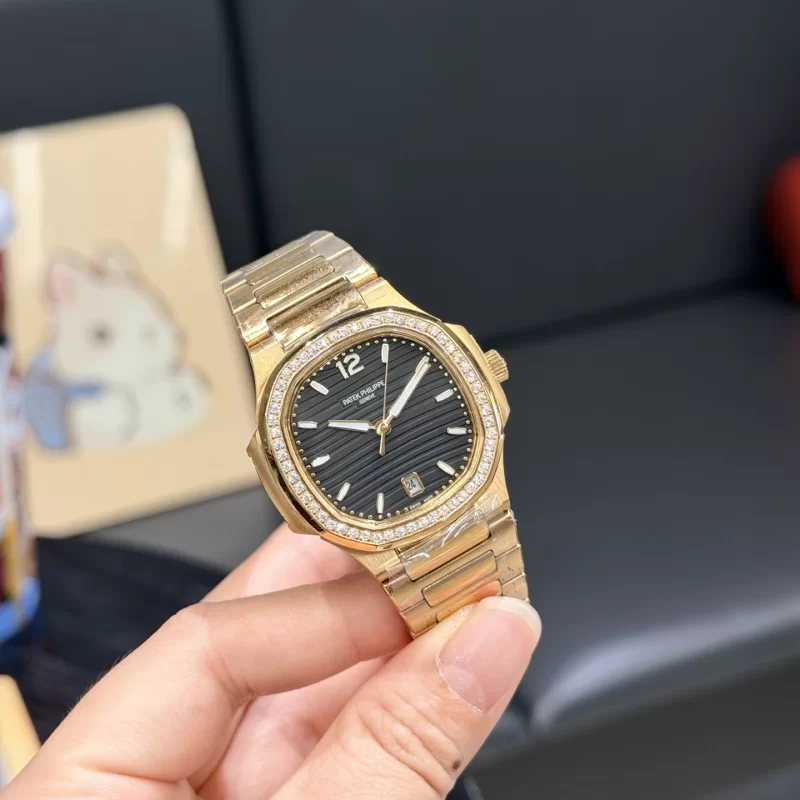 優雅なレディースモデル 7118/1300J‑001 パテック フィリップ ノーチラスブランド時計コピー