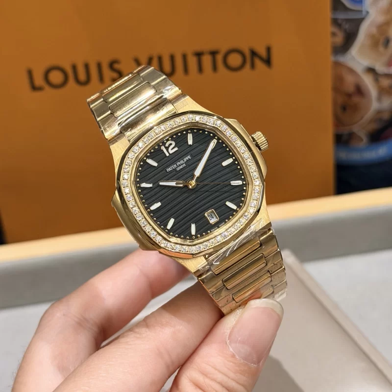 優雅なレディースモデル 7118/1300J‑001 パテック フィリップ ノーチラスブランド時計コピー