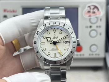 チュードル ブラックベイプロ イエロー GMT 針 M79470-0004