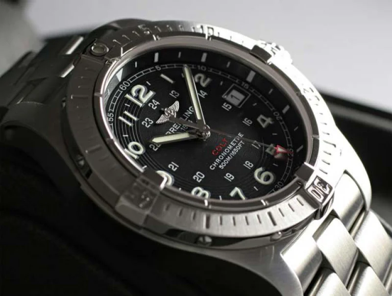 ブライトリングスーパーコピー 時計 コルト GMT BRE12001