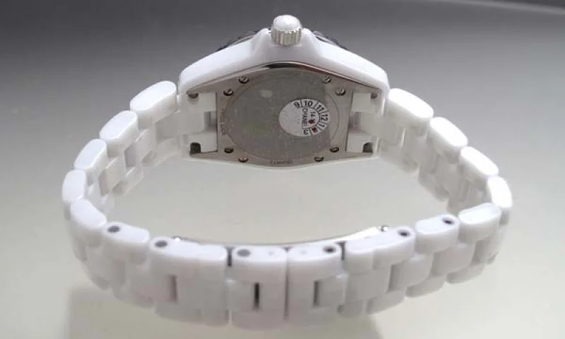 偽物CHANELシャネル時計 スーパーコピーJ12 ホワイトセラミック33 H2429 偽物CHANELシャネル時計 スーパーコピーJ12 ホワイトセラミック33 H2429