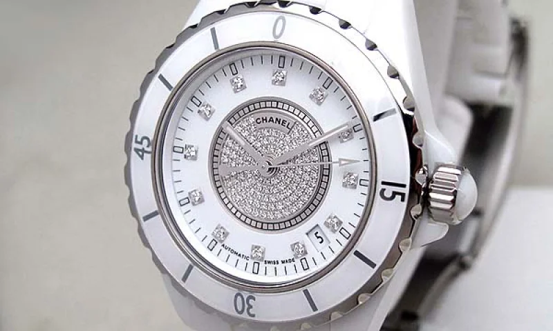 シャネル CHANEL時計 J12 38mm　ブラックセラミック　ベゼル文字盤センターダイヤ ブラック/センターダイヤ H1709 スーパーコピー