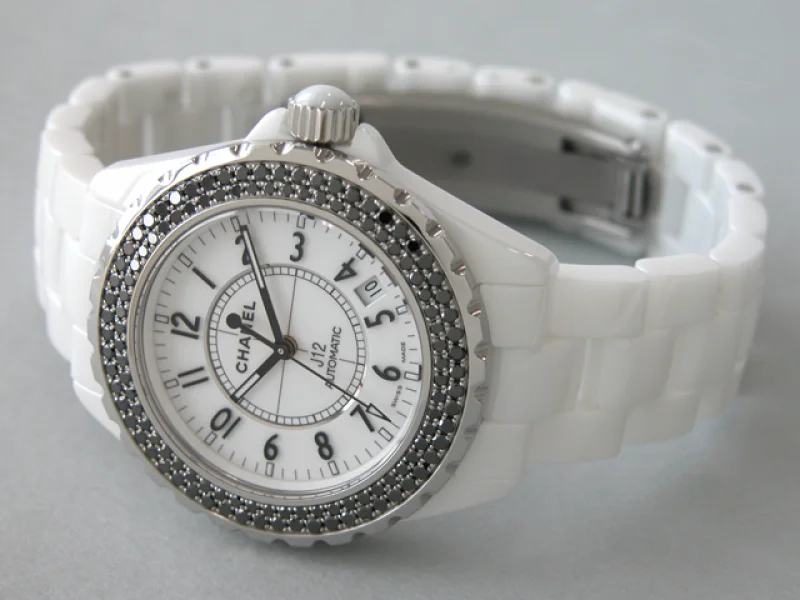 シャネル CHANEL時計 J12 38mm　ブラックセラミック　ベゼルダイヤ ブラック H0950 スーパーコピー
