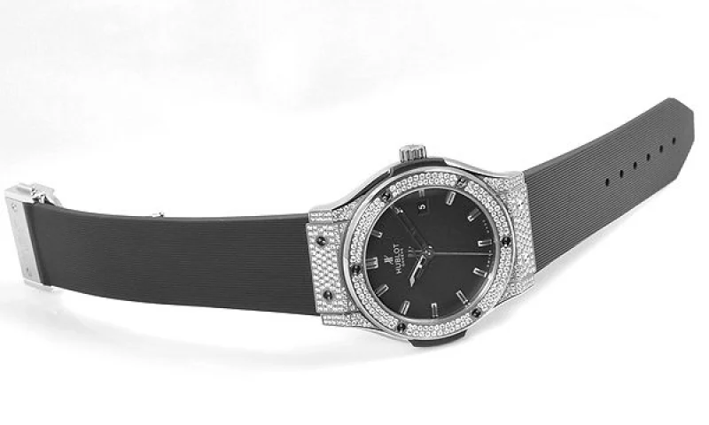(HUBLOT)ウブロ 高級腕時計 コピー クラシックフュージョン ジルコニウム パヴェ 542.ZX.1170.LR.1704
