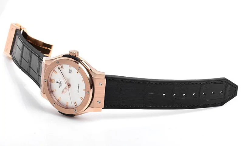 (HUBLOT)ウブロコピー クラシックフュージョン チタニウム 542.NX.1170.RX 時計