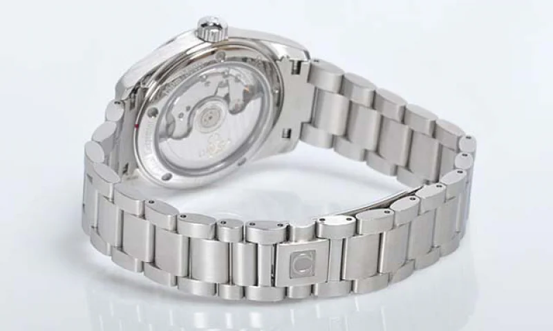 (OMEGA)オメガ スーパーコピー時計 シーマスターコーアクシャルアクアテラレイルマスター（Ｍ） 2504-52