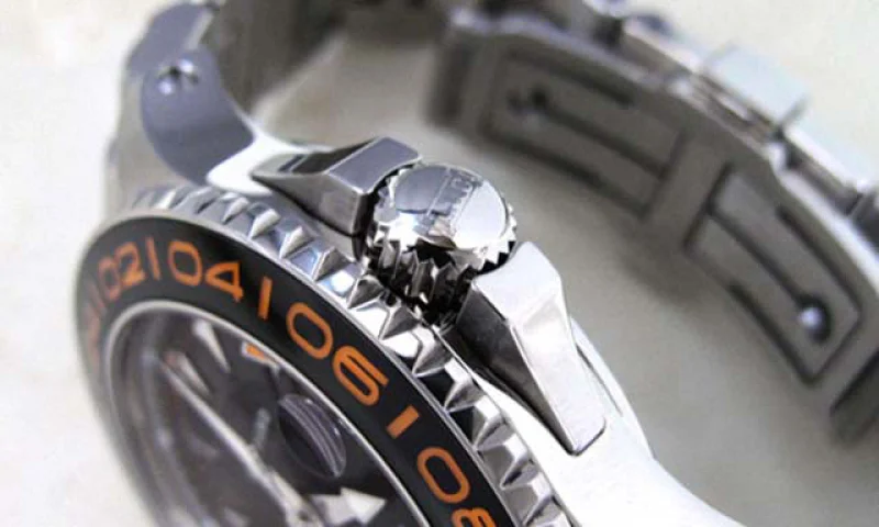 (CHOPARD)ショパール 時計 コピー LUCプロワンGMT 158959-3001 (CHOPARD)ショパール 時計 コピー LUCプロワンGMT 158959-3001