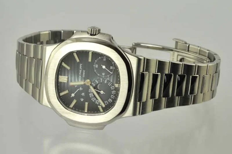 パテックフィリップ 腕時計コピー Patek Philippeノーチラス パワーリザーブ ムーンフェイズ 5712/1A